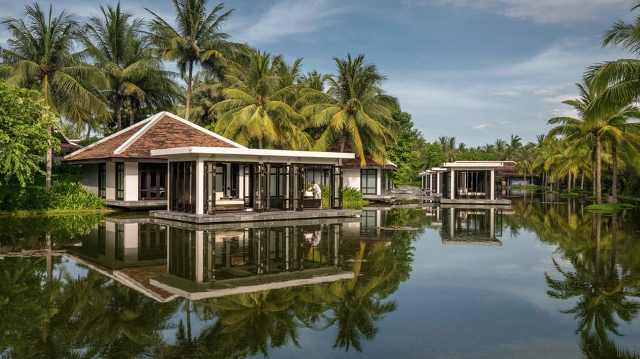 Vietnam, hotels, Four Seasons Nam Hai, lotus pool and pavilions