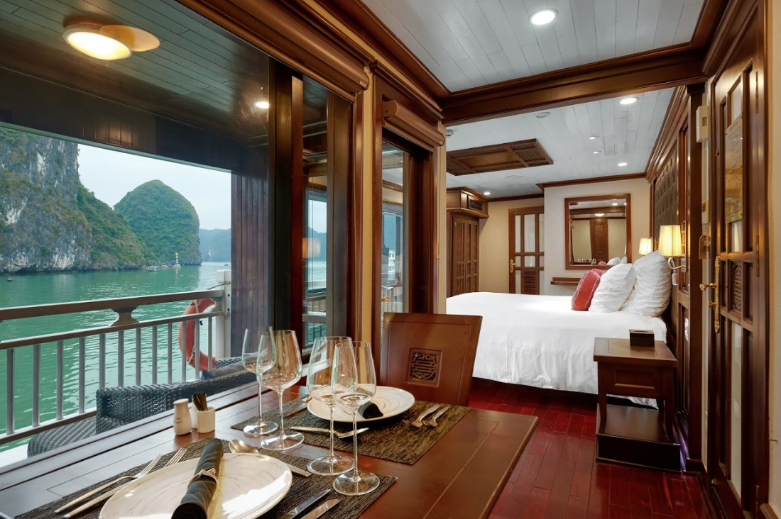 Vietnam, Halong Bay Cruise, Paradise Peak superior suite