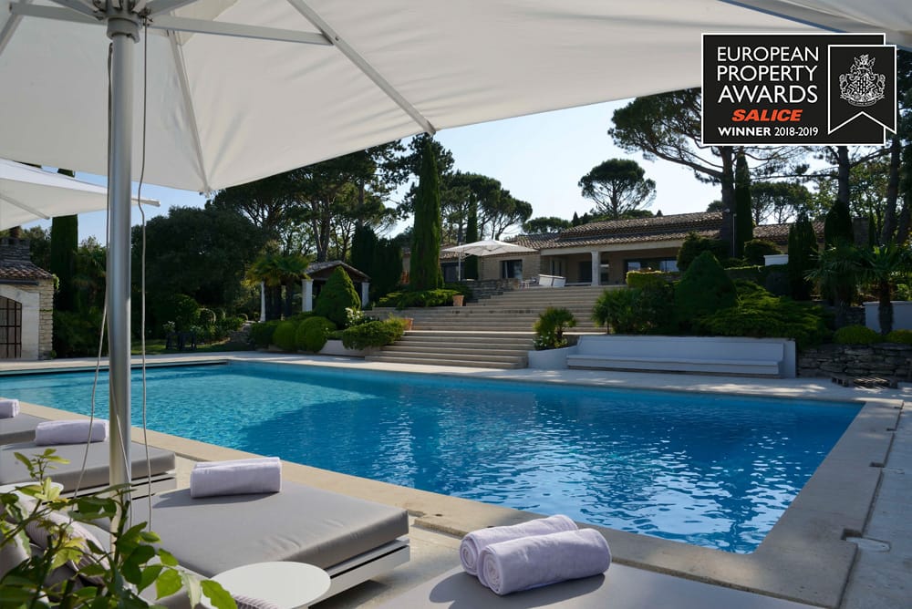 Award winning Provence villa, poolside, sunbeds, lilac towels