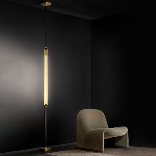 Contemporary Vertical Floor To Ceiling Lamp 2 540x540 
